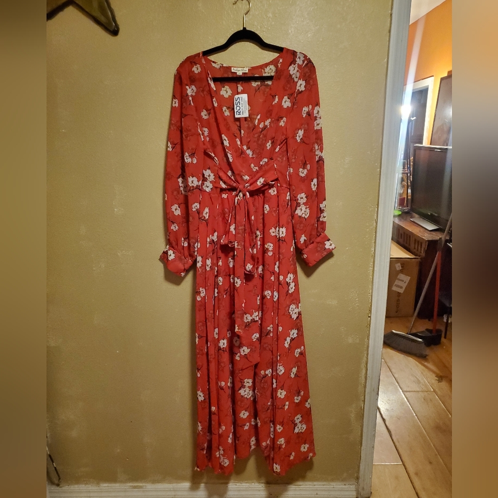 DRESS